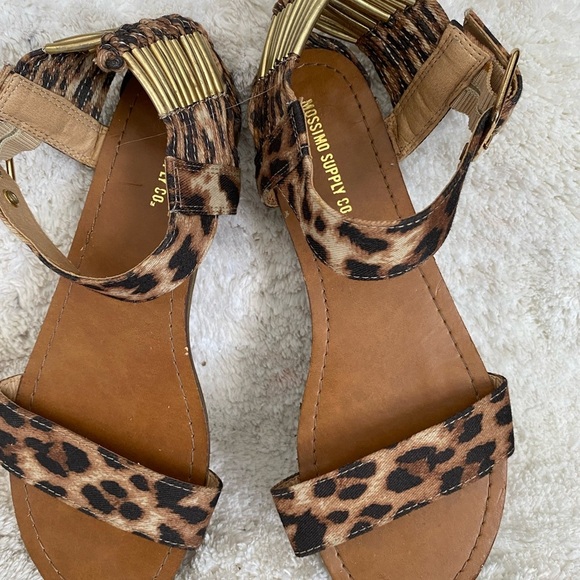 Mossimo‎ Supply Co. leopard sandals - Picture 2 of 3